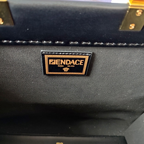 スーパーコピーブランドバッグ着用イメージ